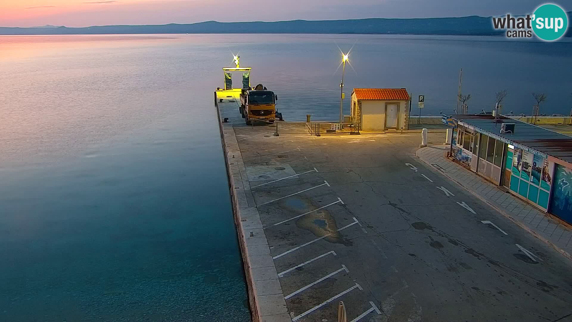 Webcam Bol Town Center & Marina – Live View from Bol, Brač