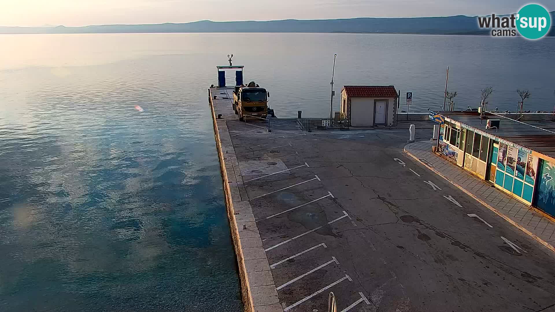 Webcam Bol Town Center & Marina – Live View from Bol, Brač