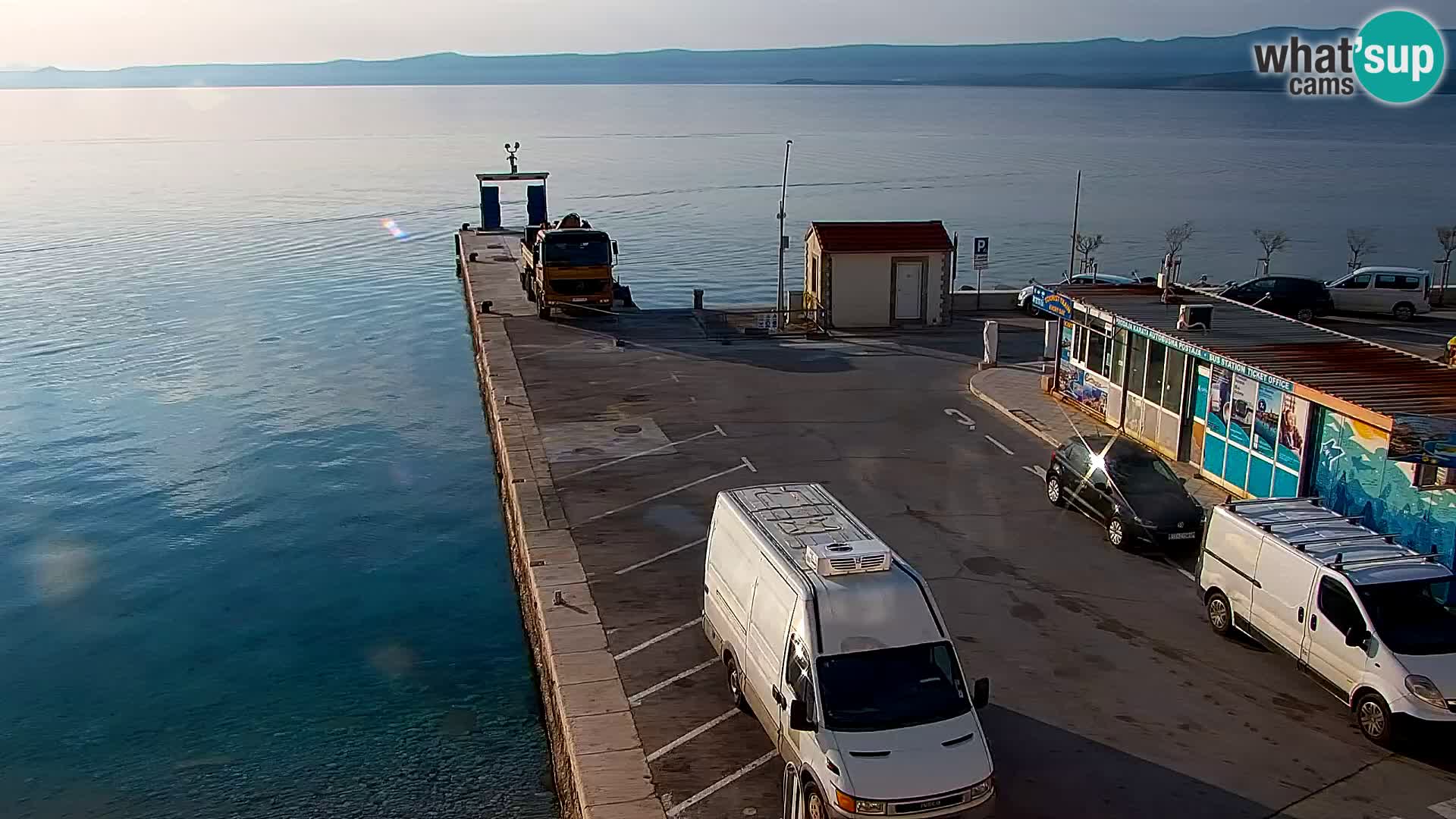 Webcam Bol Hafen & Ortszentrum – Liveblick aus Bol auf der Insel Brač