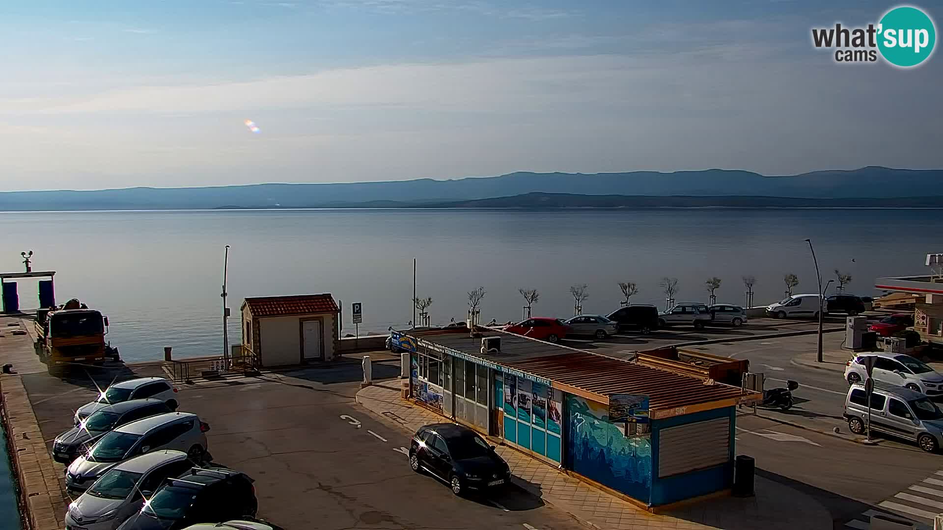 Webcam Bol Centro e Marina – Vista live dal porto di Bol