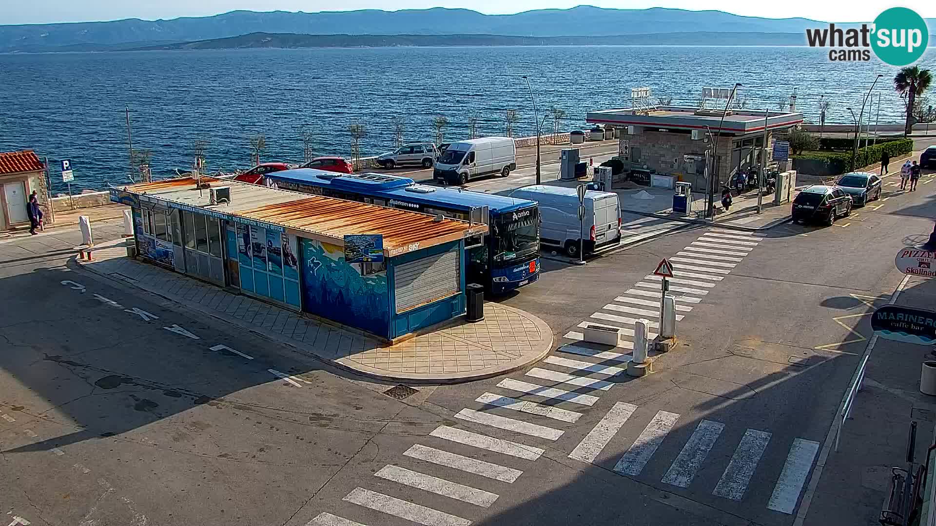 Web kamera Bol – Centar mjesta i marina | Pogled uživo