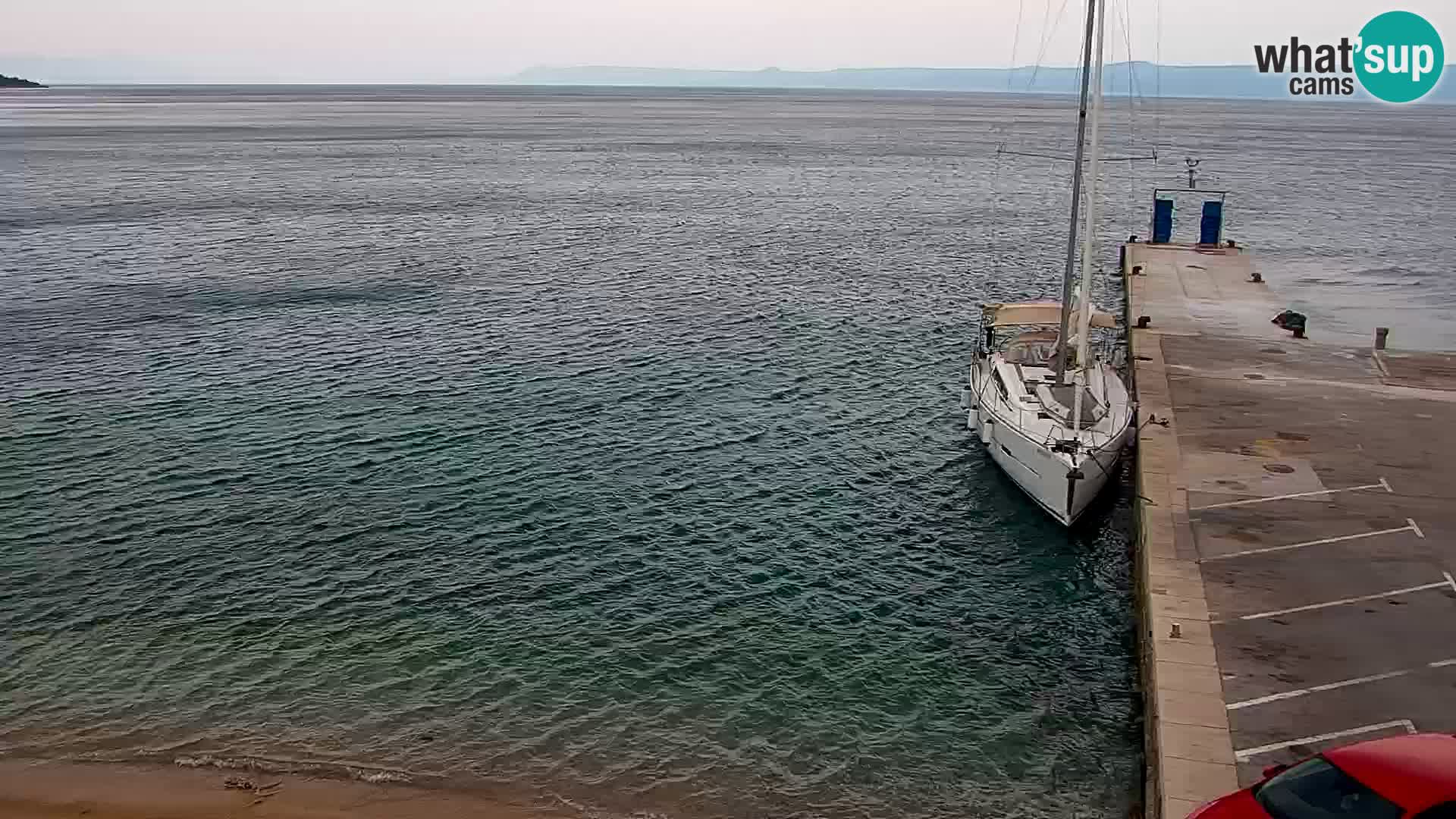 Web kamera Bol – Centar mjesta i marina | Pogled uživo