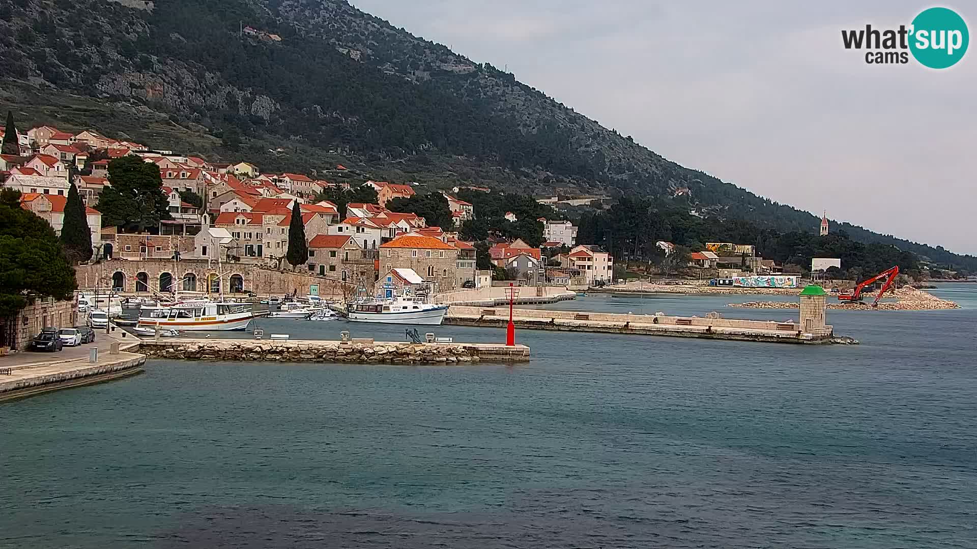 Webcam Bol Centro e Marina – Vista live dal porto di Bol