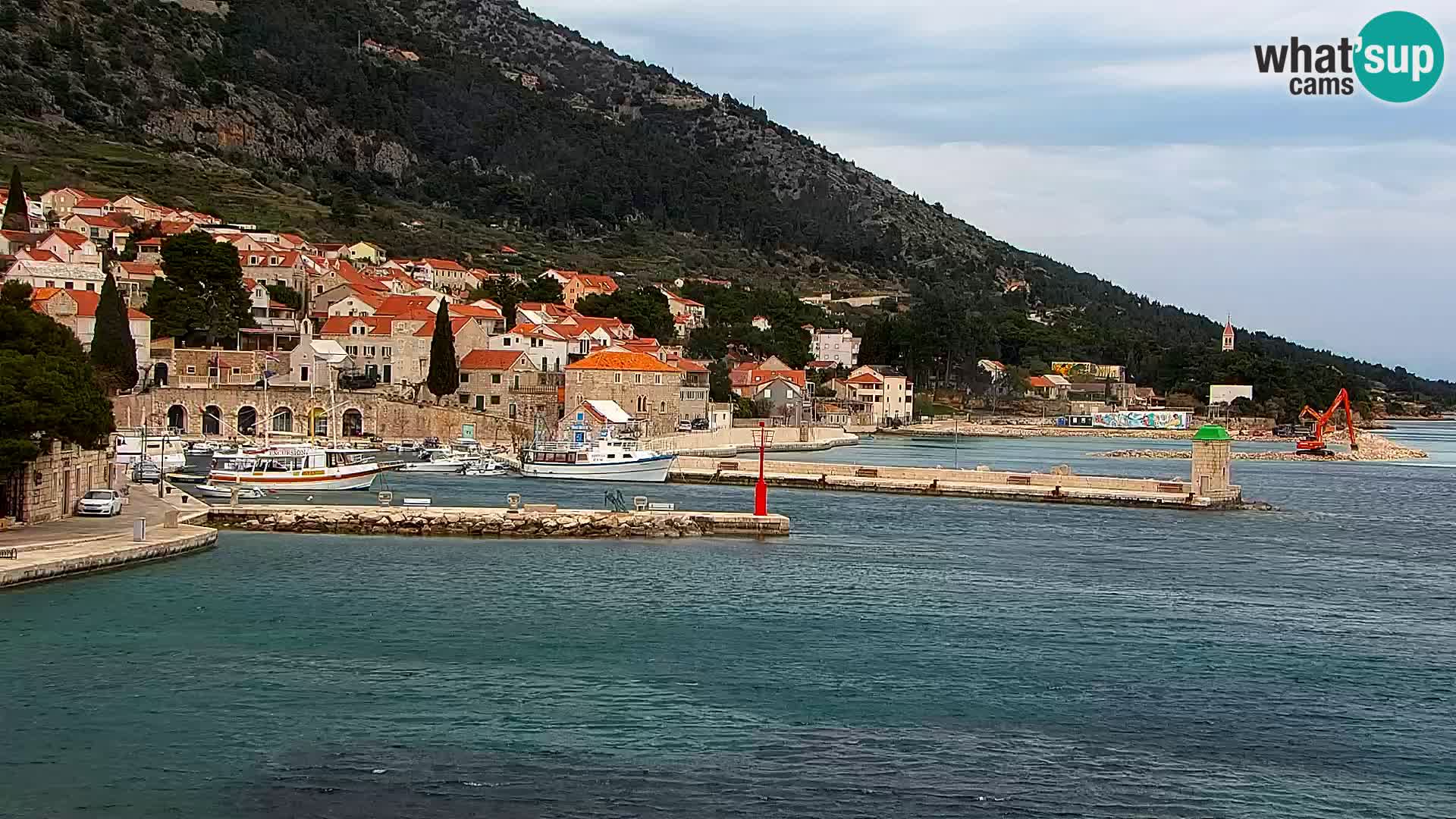 Webcam Bol Centro e Marina – Vista live dal porto di Bol