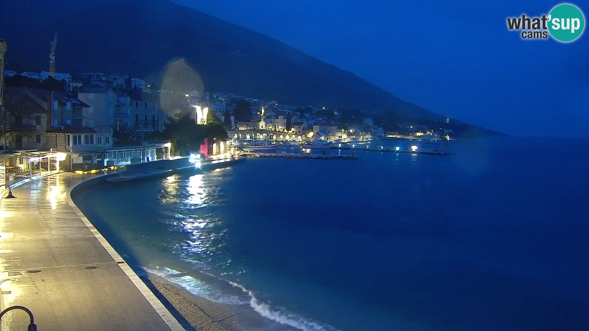 Webcam Bol Centro e Marina – Vista live dal porto di Bol