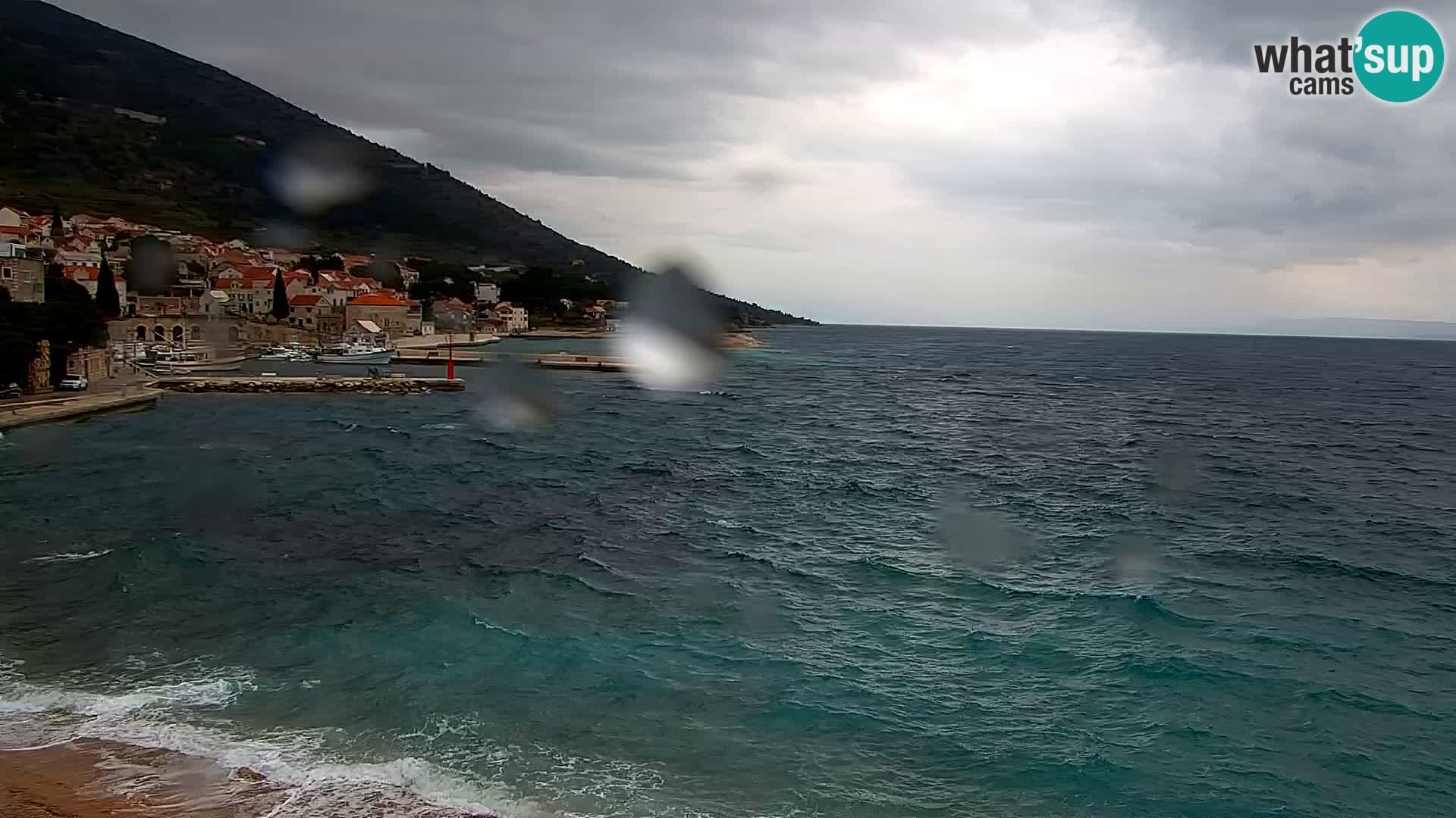 Webcam Bol Centro e Marina – Vista live dal porto di Bol