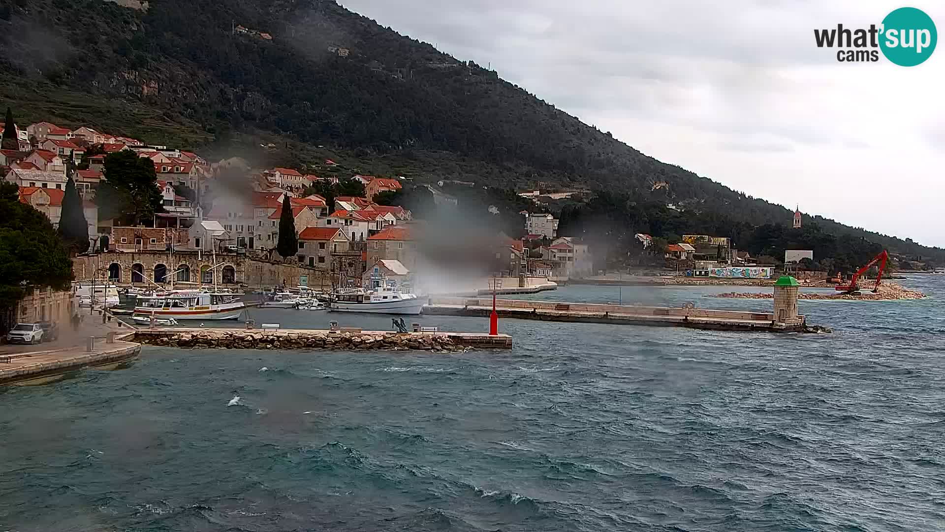 Webcam Bol Centro e Marina – Vista live dal porto di Bol