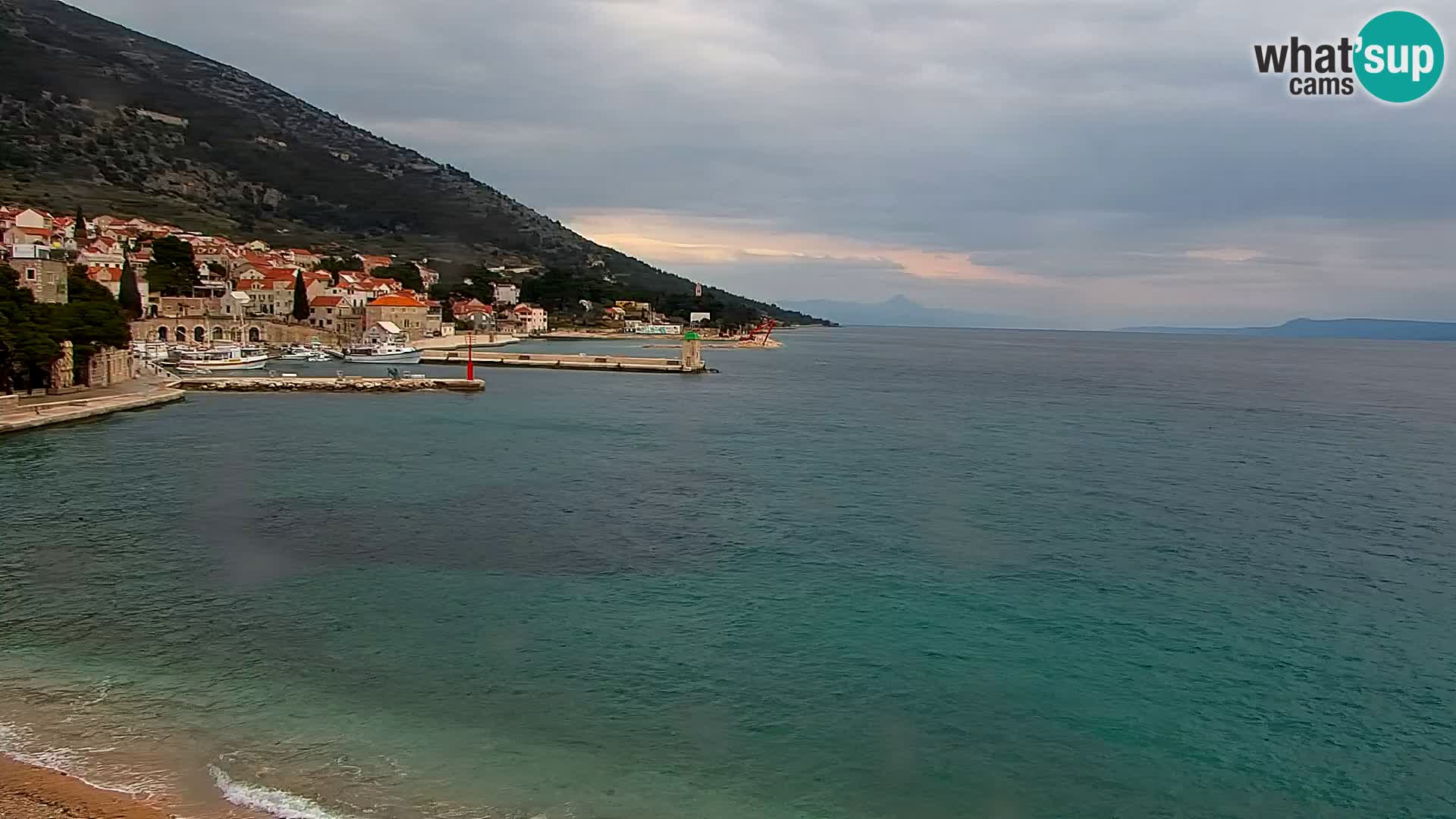 Webcam Bol Centro e Marina – Vista live dal porto di Bol