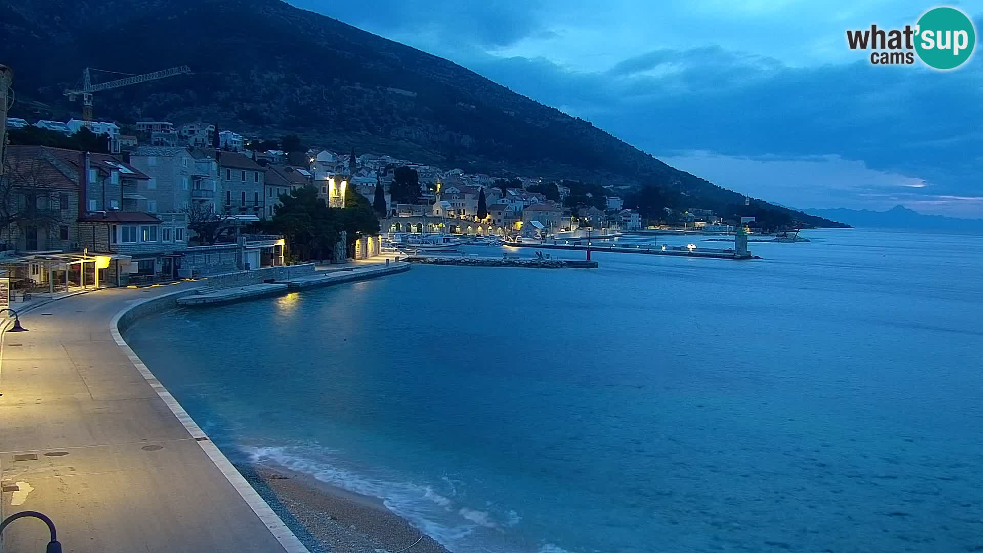 Webcam Bol Centro e Marina – Vista live dal porto di Bol