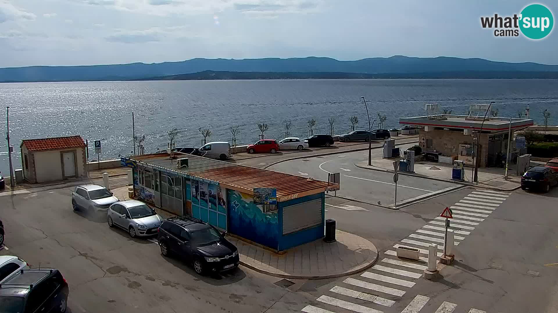 Web kamera Bol – Centar mjesta i marina | Pogled uživo