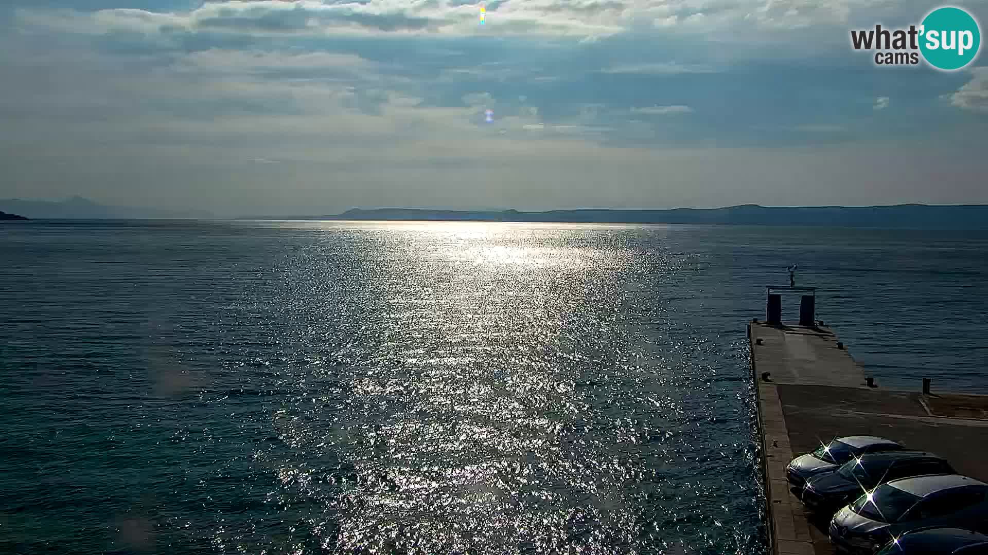 Web kamera Bol – Centar mjesta i marina | Pogled uživo