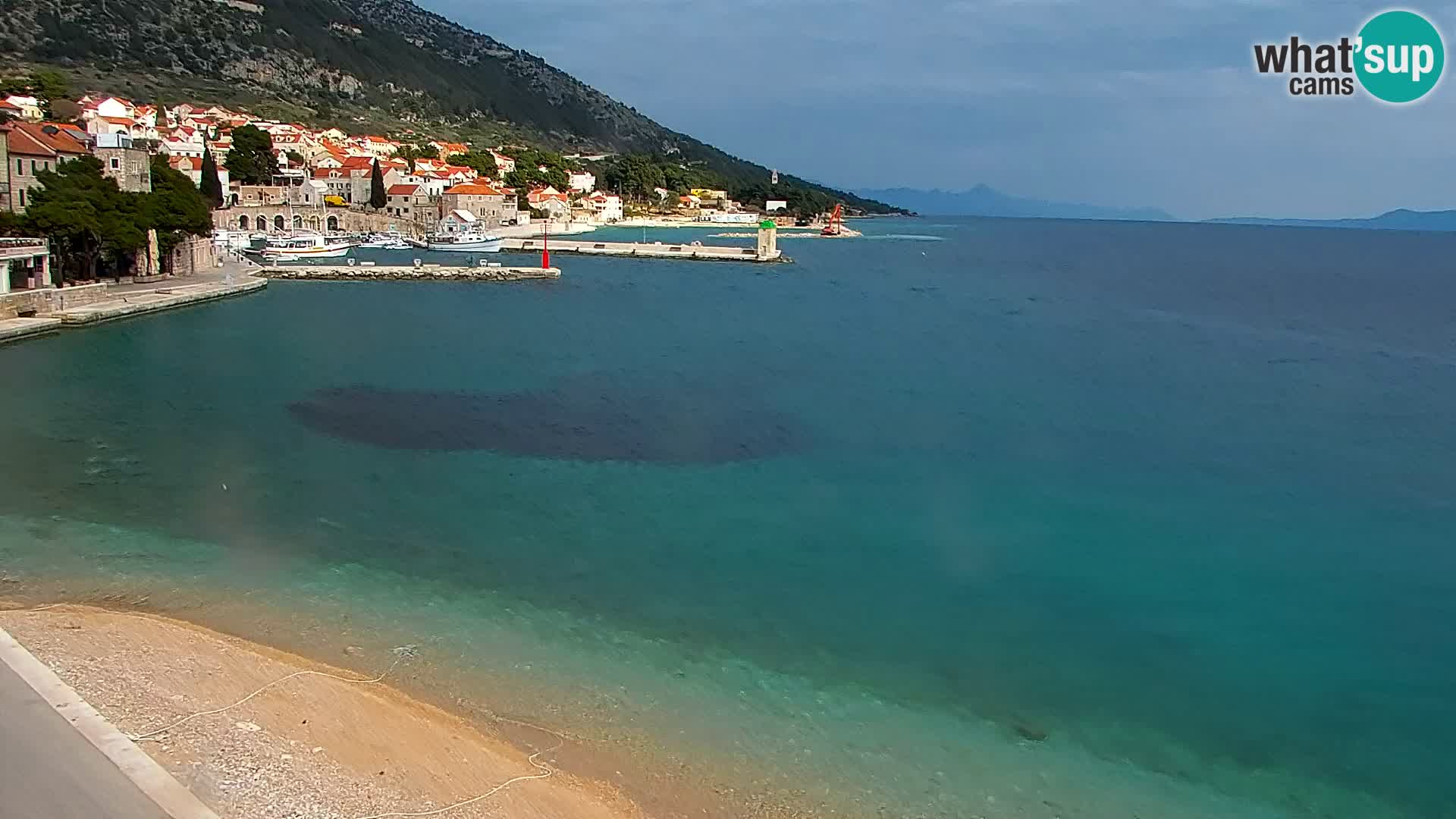 Web kamera Bol – Centar mjesta i marina | Pogled uživo