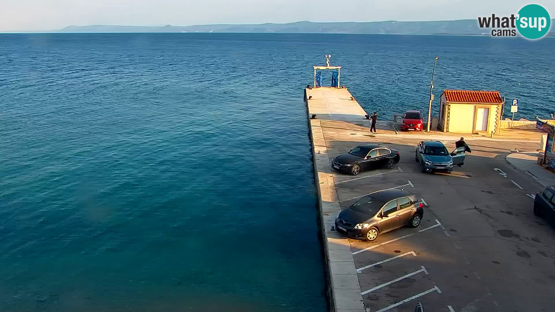 Web kamera Bol – Centar mjesta i marina | Pogled uživo