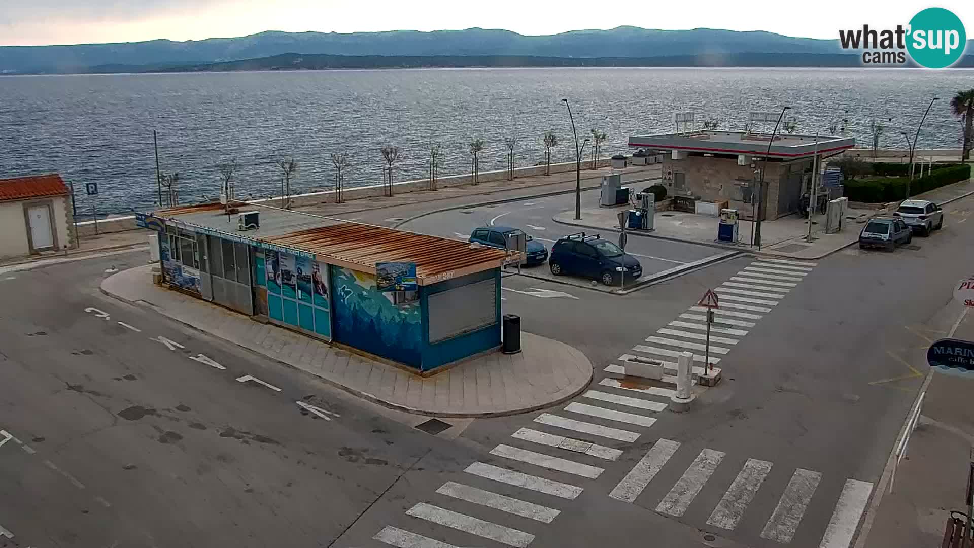 Web kamera Bol – Centar mjesta i marina | Pogled uživo