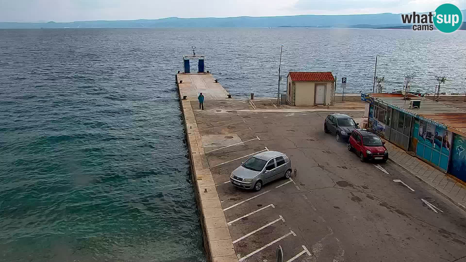 Web kamera Bol – Centar mjesta i marina | Pogled uživo