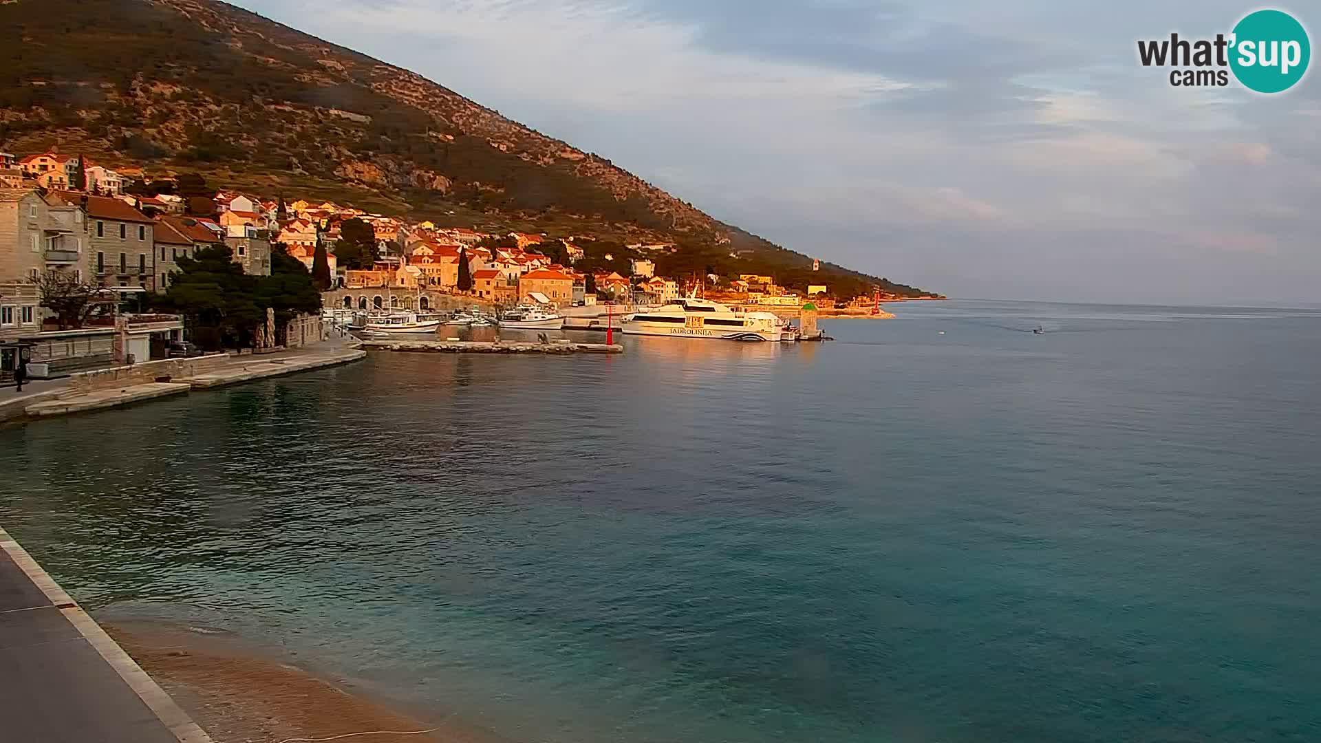 Webcam Bol Town Center & Marina – Live View from Bol, Brač