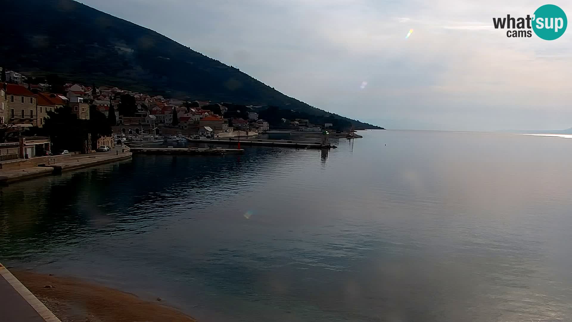Webcam Bol Hafen & Ortszentrum – Liveblick aus Bol auf der Insel Brač
