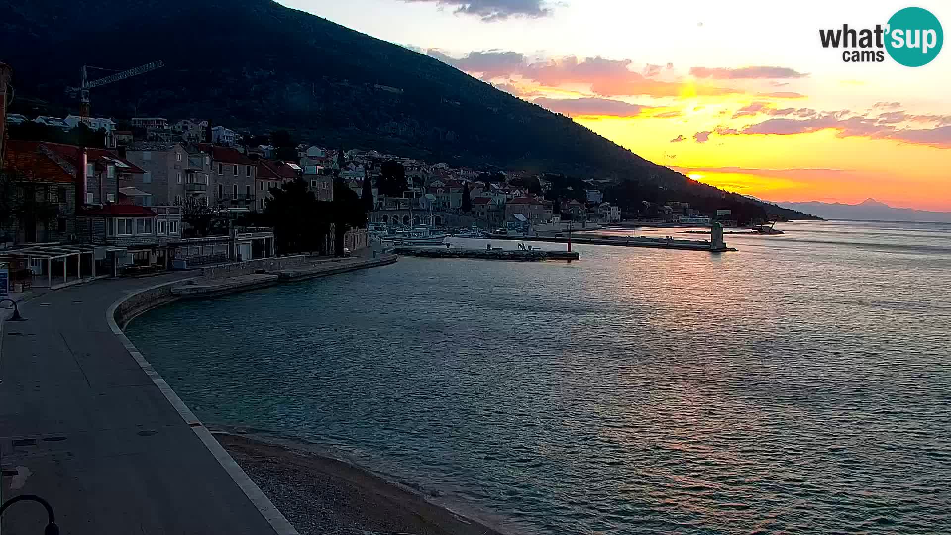 Webcam Bol Hafen & Ortszentrum – Liveblick aus Bol auf der Insel Brač