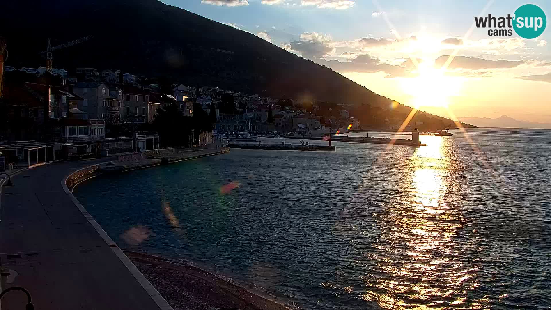 Webcam Bol Centro e Marina – Vista live dal porto di Bol