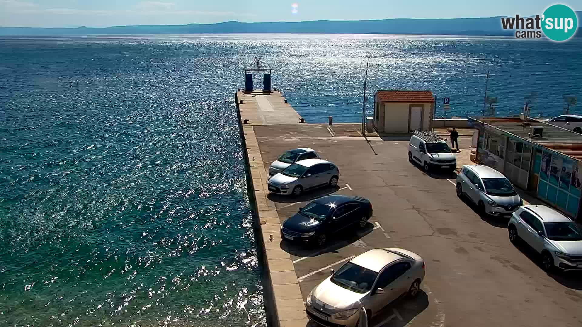 Web kamera Bol – Centar mjesta i marina | Pogled uživo