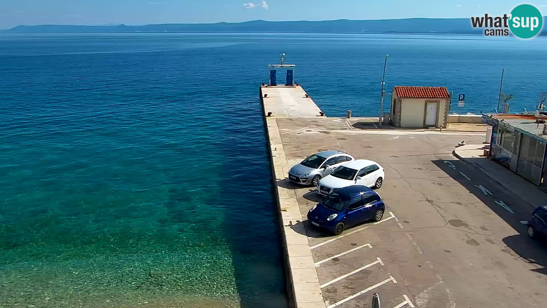 Web kamera Bol – Centar mjesta i marina | Pogled uživo