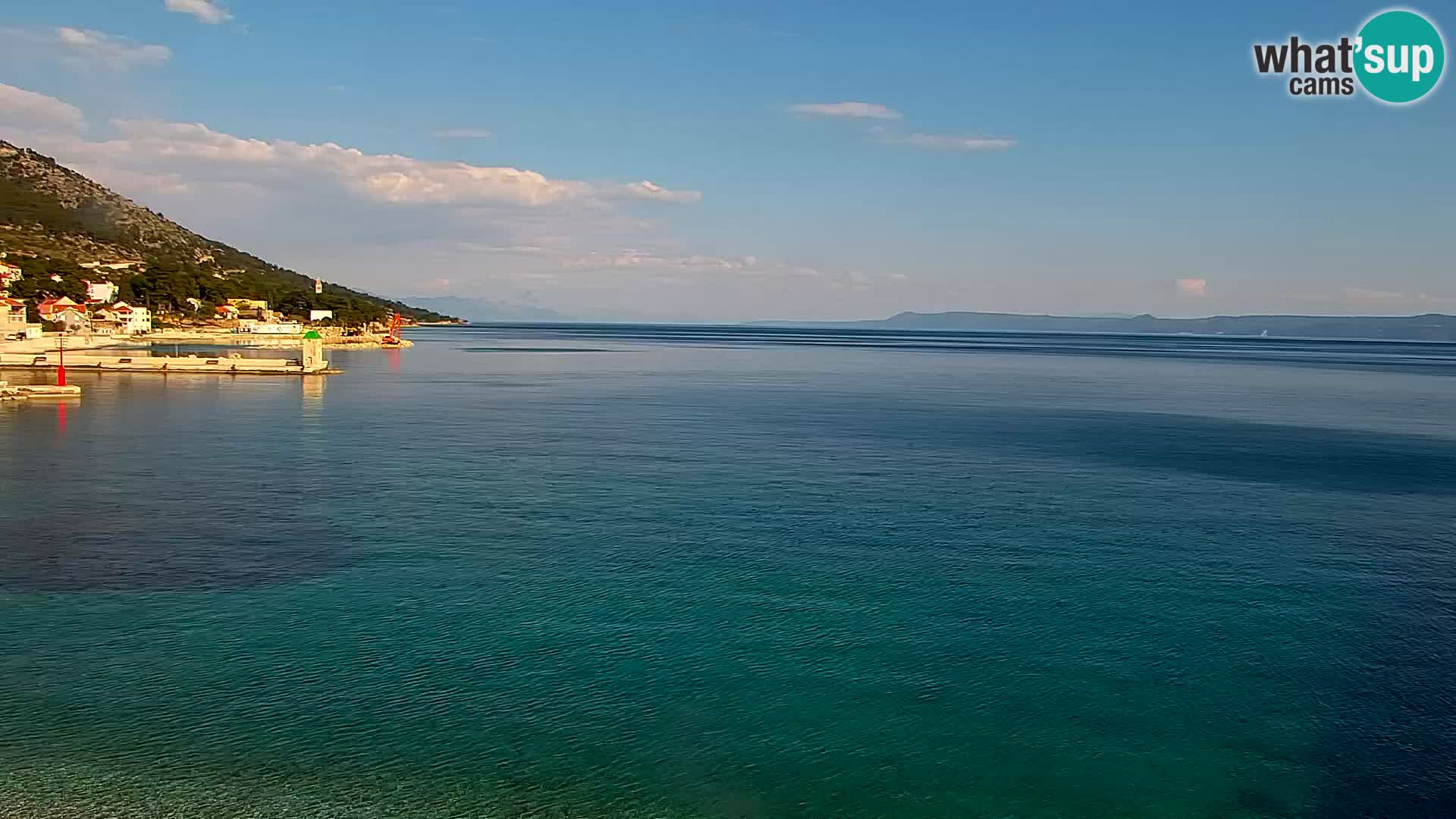 Web kamera Bol – Centar mjesta i marina | Pogled uživo