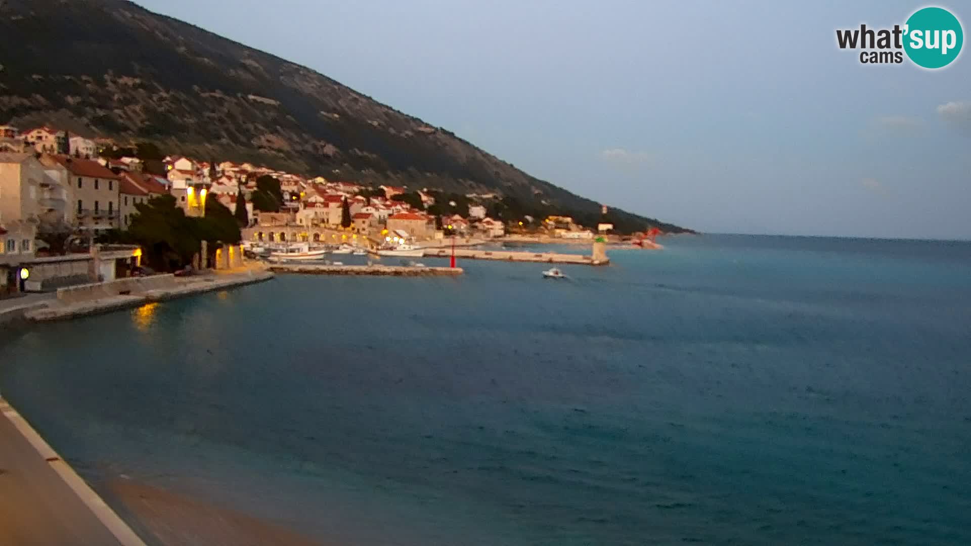 Webcam Bol Hafen & Ortszentrum – Liveblick aus Bol auf der Insel Brač