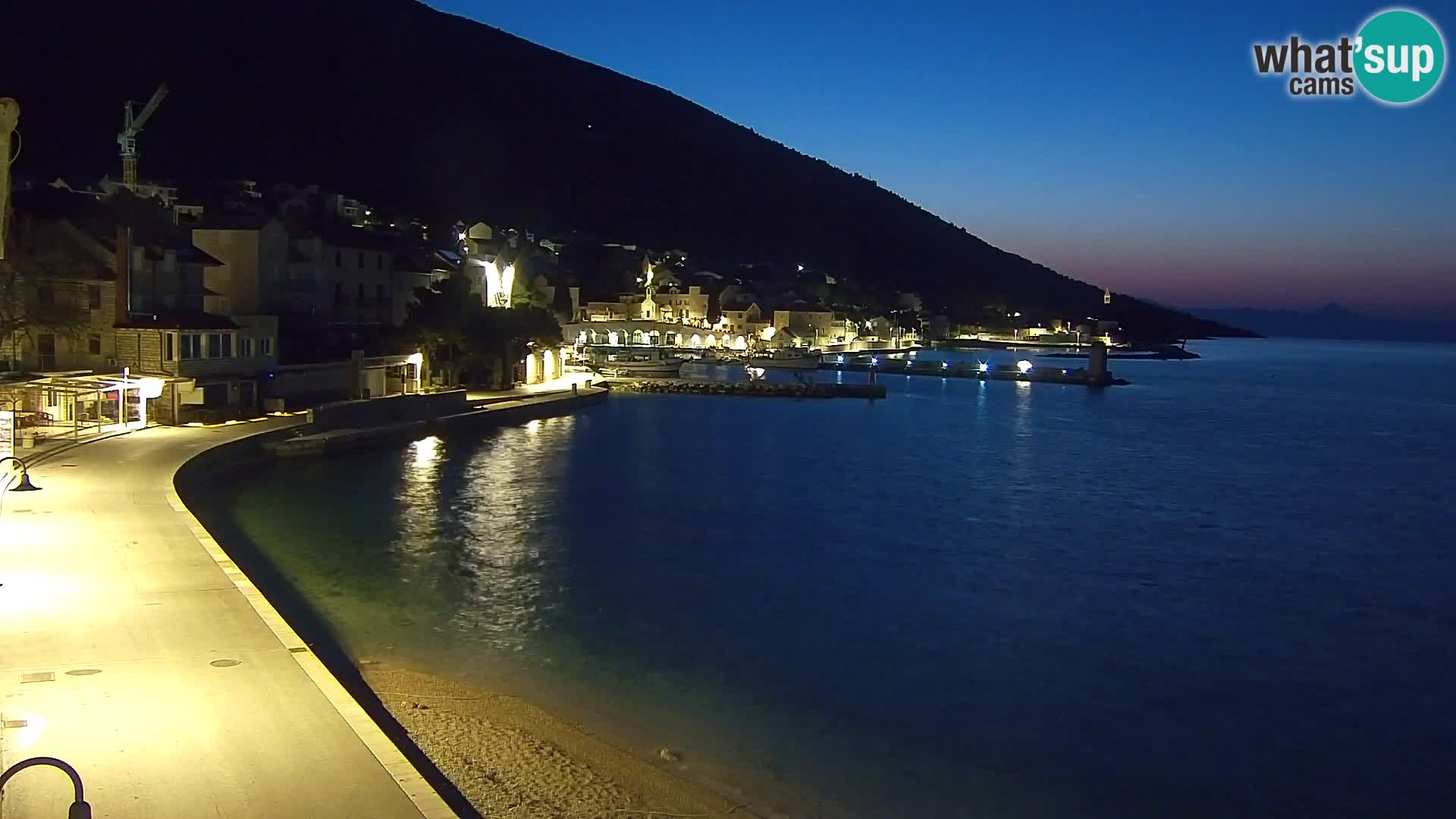 Webcam Bol Centro e Marina – Vista live dal porto di Bol