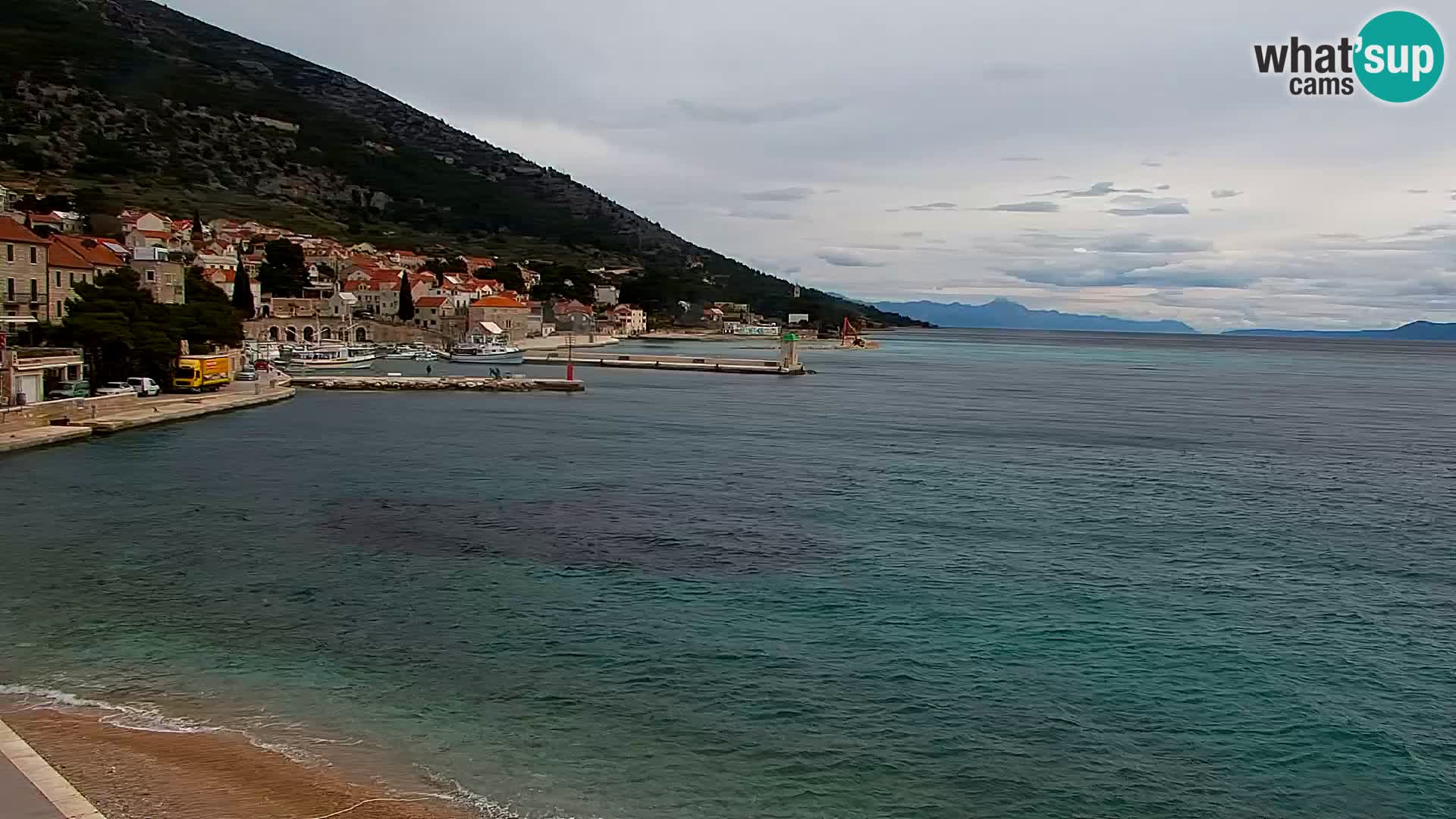 Webcam Bol Hafen & Ortszentrum – Liveblick aus Bol auf der Insel Brač