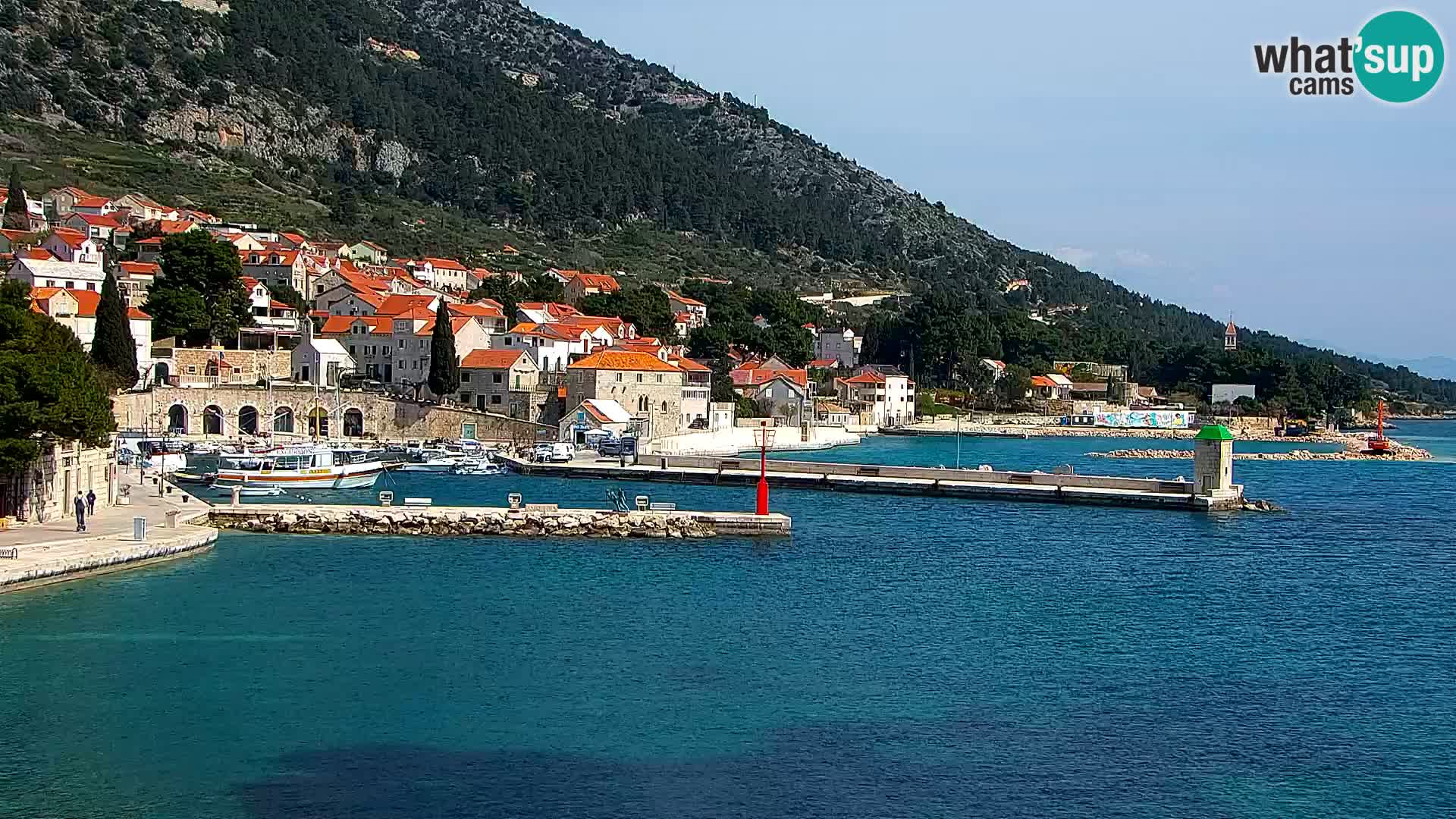 Webcam Bol Centro e Marina – Vista live dal porto di Bol