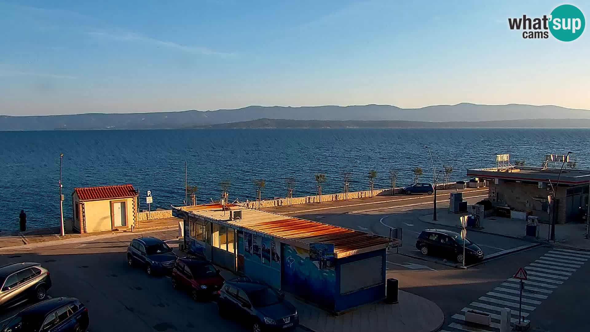 Web kamera Bol – Centar mjesta i marina | Pogled uživo