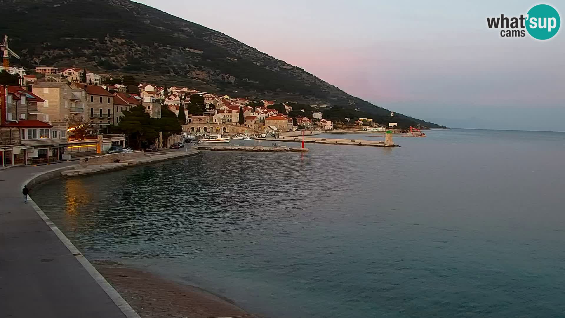 Webcam Bol Hafen & Ortszentrum – Liveblick aus Bol auf der Insel Brač