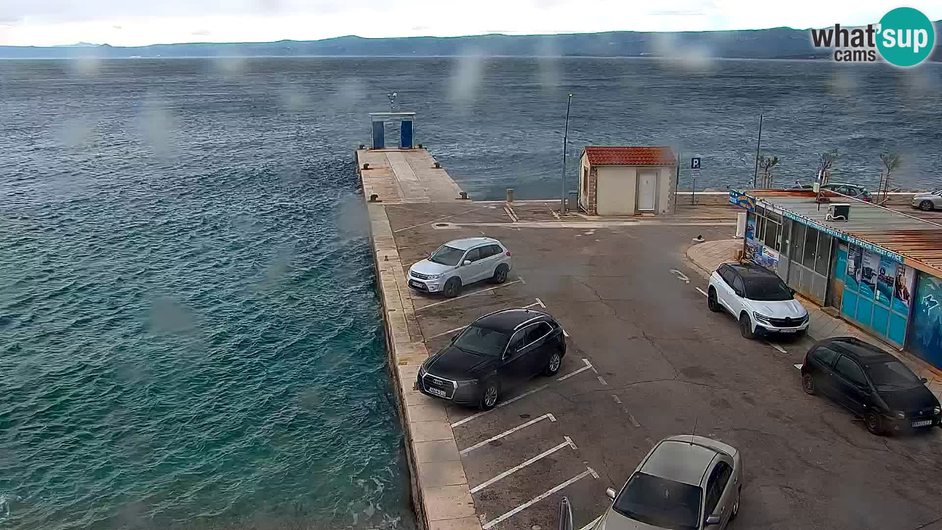 Web kamera Bol – Centar mjesta i marina | Pogled uživo