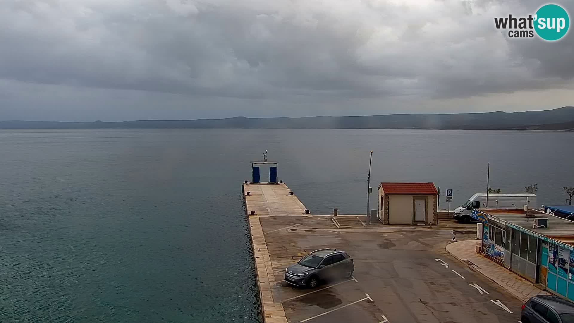 Web kamera Bol – Centar mjesta i marina | Pogled uživo