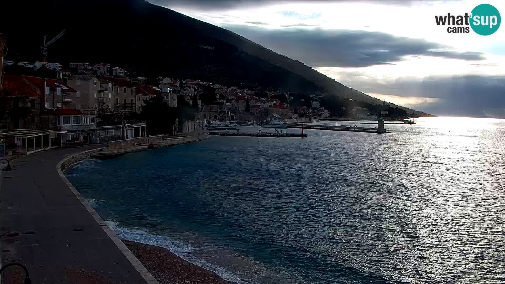 Webcam Bol Centro e Marina – Vista live dal porto di Bol