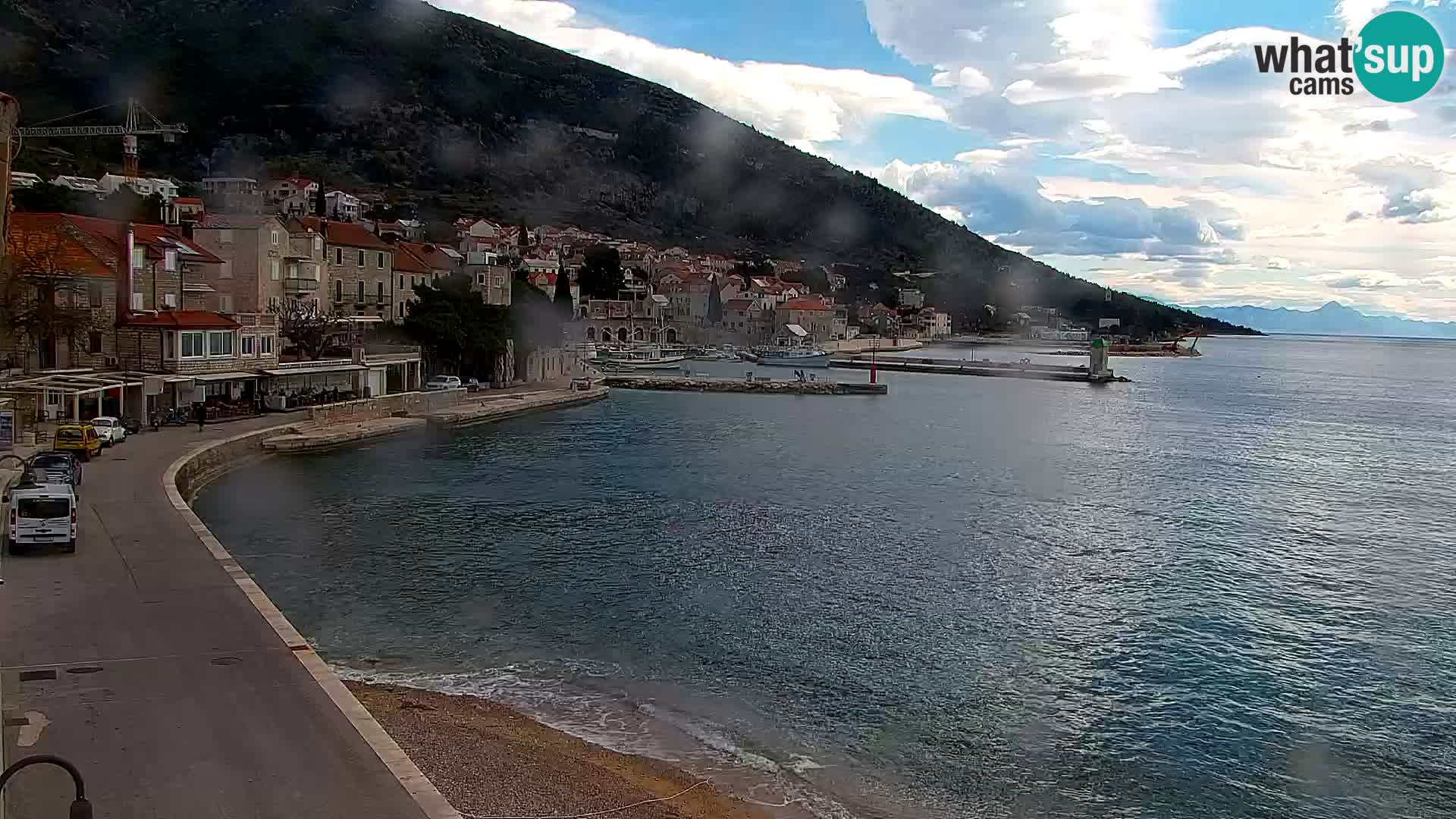 Webcam Bol Hafen & Ortszentrum – Liveblick aus Bol auf der Insel Brač