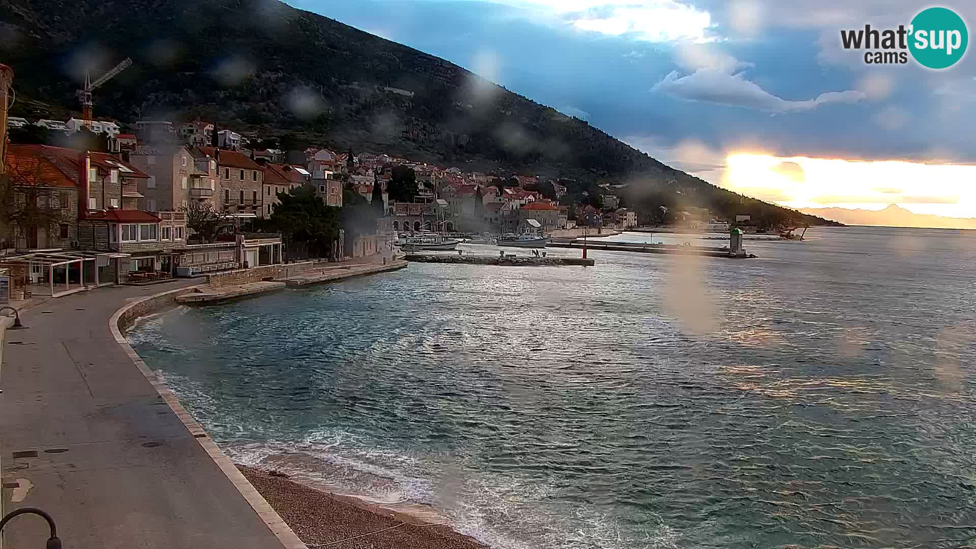 Webcam Bol Hafen & Ortszentrum – Liveblick aus Bol auf der Insel Brač