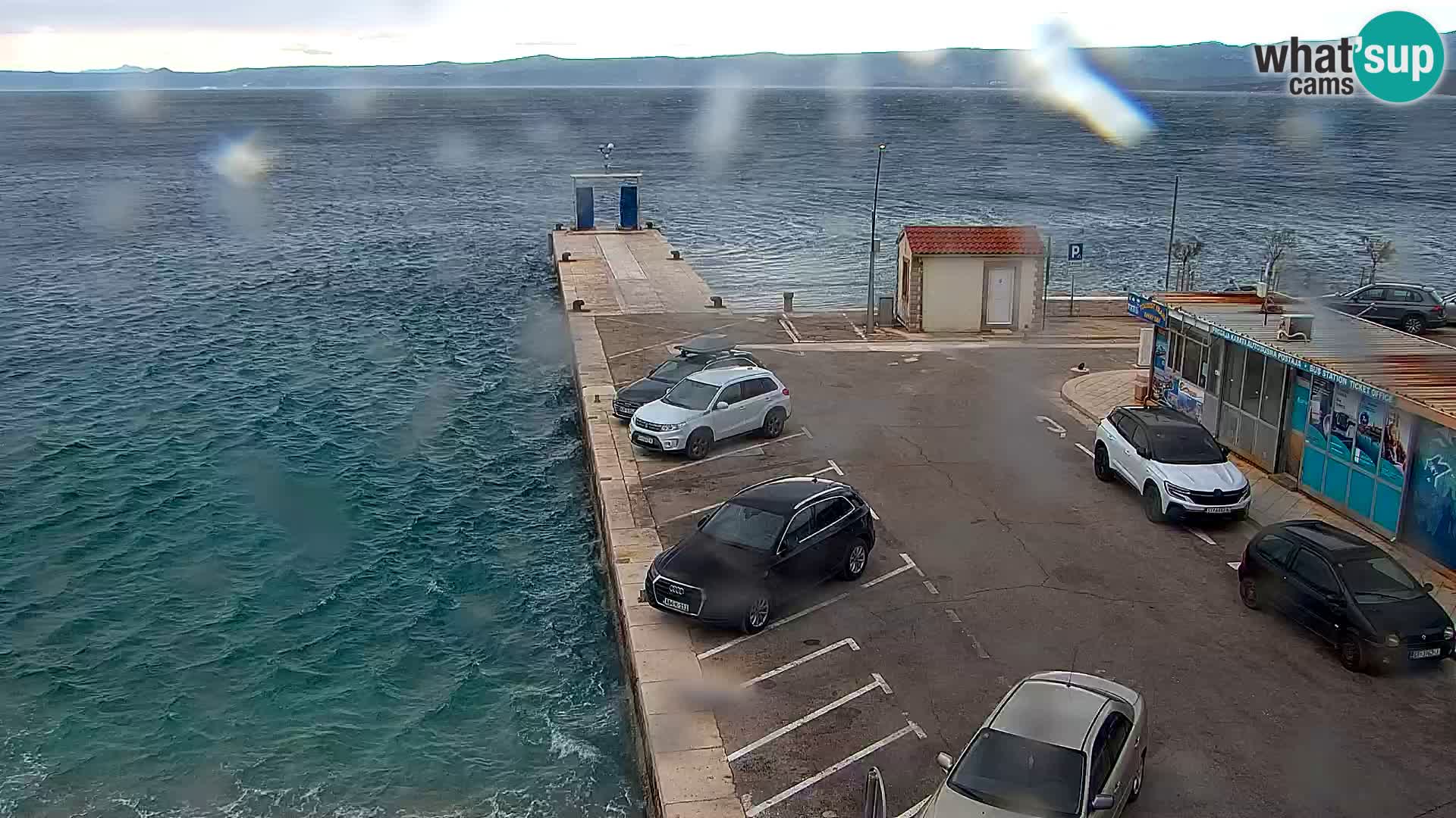 Webcam Bol Centro e Marina – Vista live dal porto di Bol
