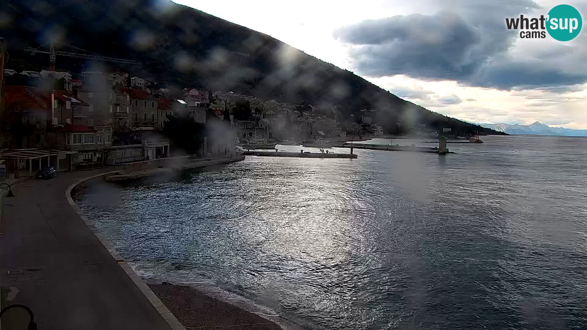 Webcam Bol Centro e Marina – Vista live dal porto di Bol
