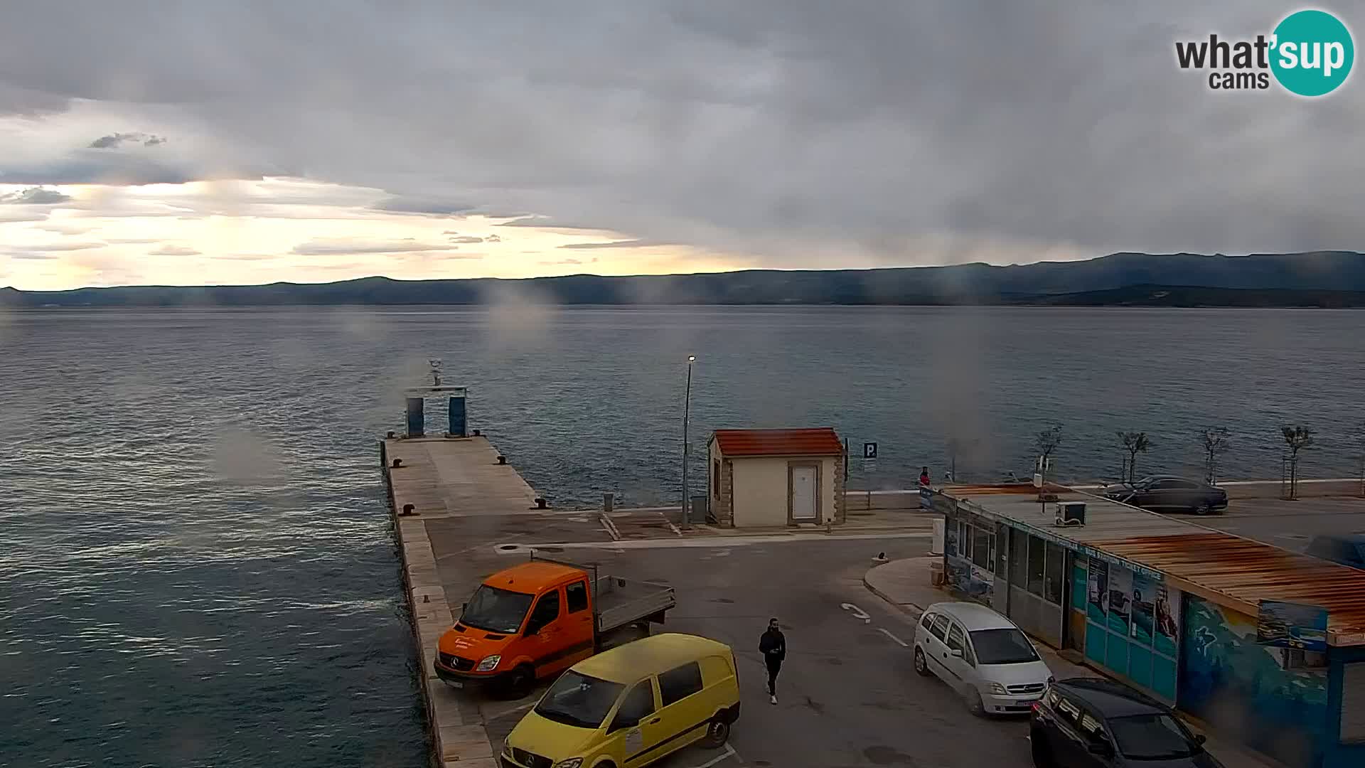 Webcam Bol Centro e Marina – Vista live dal porto di Bol
