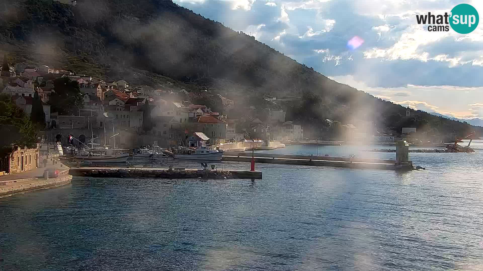 Webcam Bol Hafen & Ortszentrum – Liveblick aus Bol auf der Insel Brač