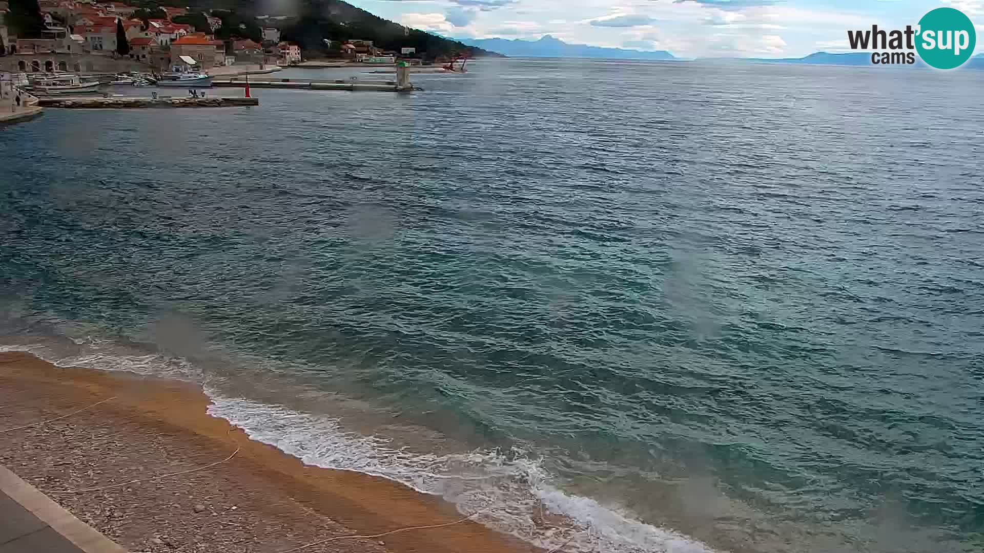 Web kamera Bol – Centar mjesta i marina | Pogled uživo