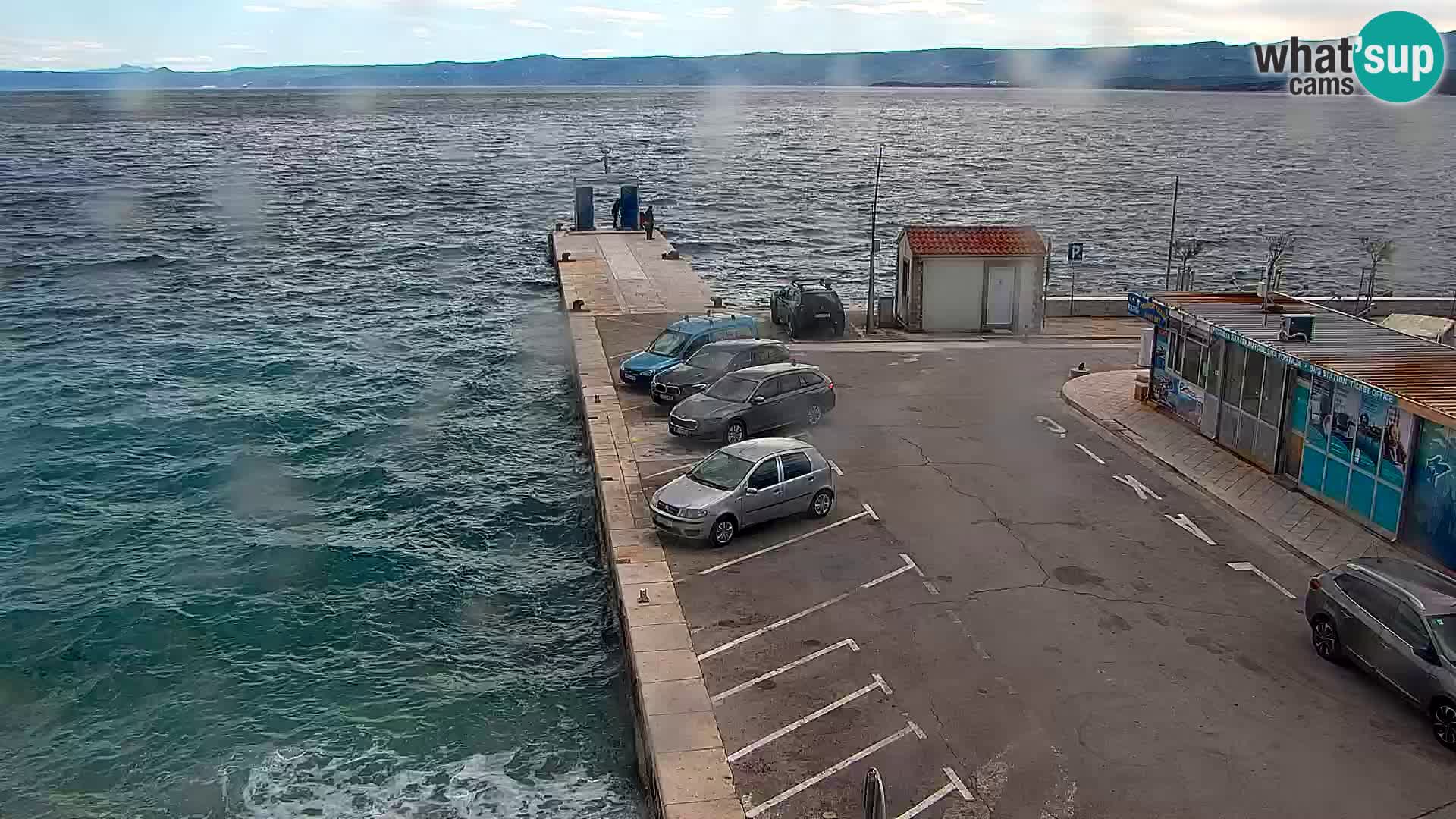 Webcam Bol Centro e Marina – Vista live dal porto di Bol