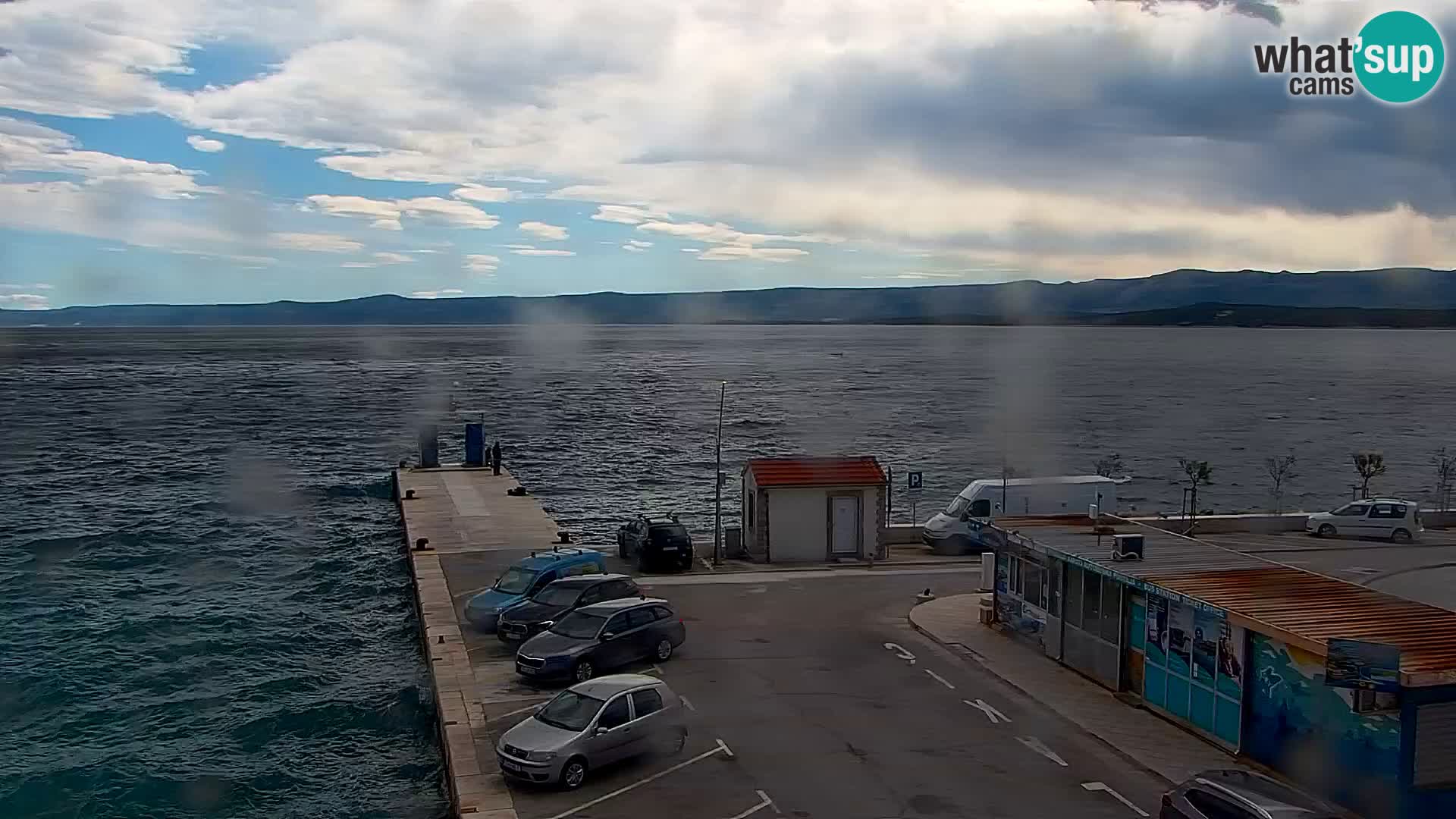 Webcam Bol Centro e Marina – Vista live dal porto di Bol