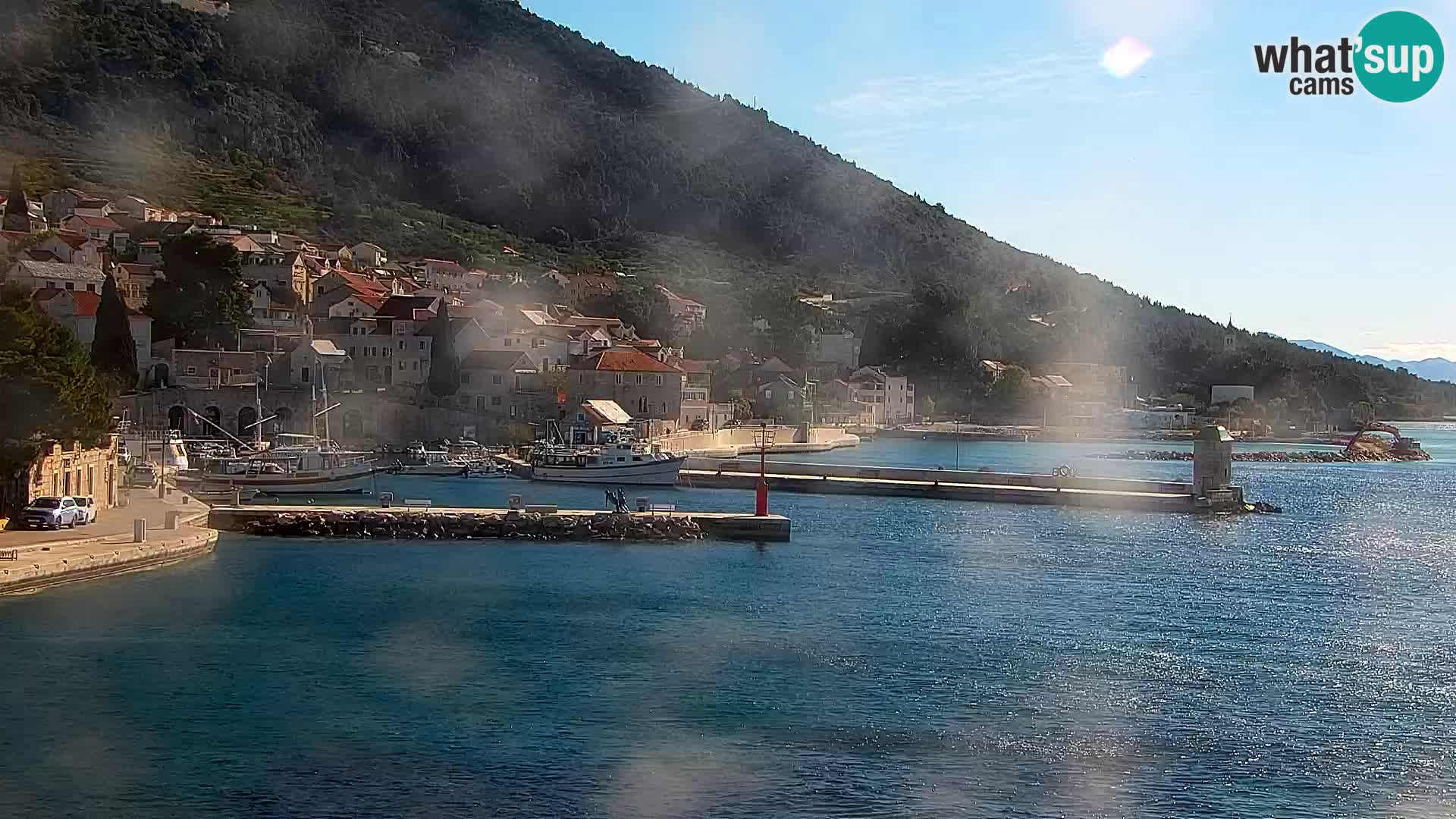 Webcam Bol Hafen & Ortszentrum – Liveblick aus Bol auf der Insel Brač