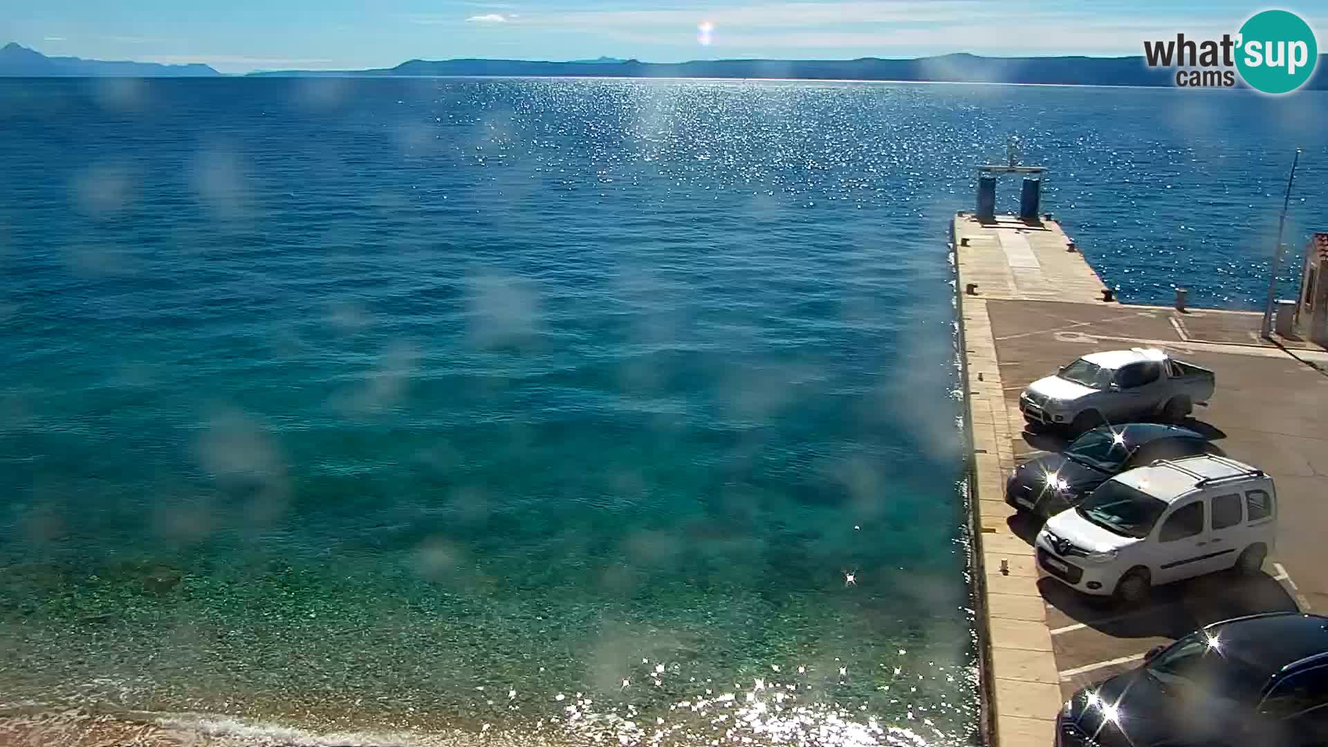 Web kamera Bol – Centar mjesta i marina | Pogled uživo