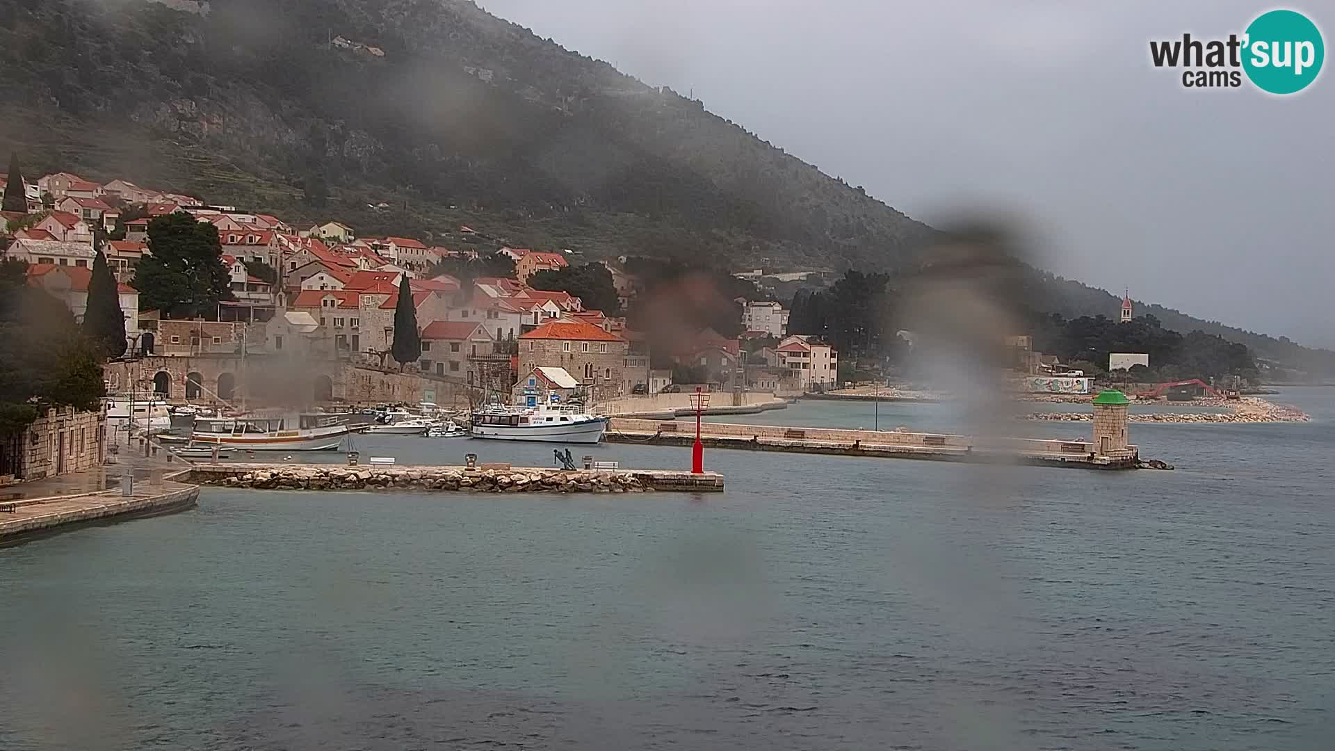 Webcam Bol Centro e Marina – Vista live dal porto di Bol