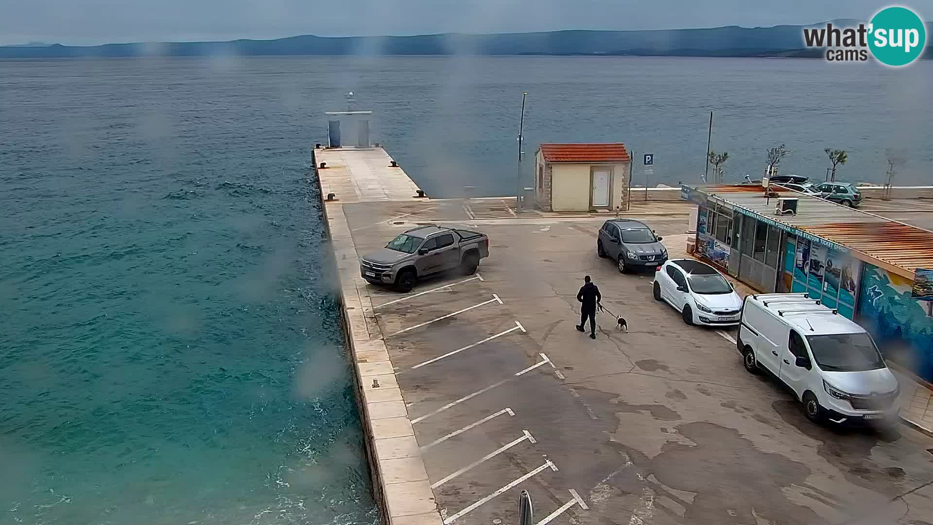 Webcam Bol Centro e Marina – Vista live dal porto di Bol