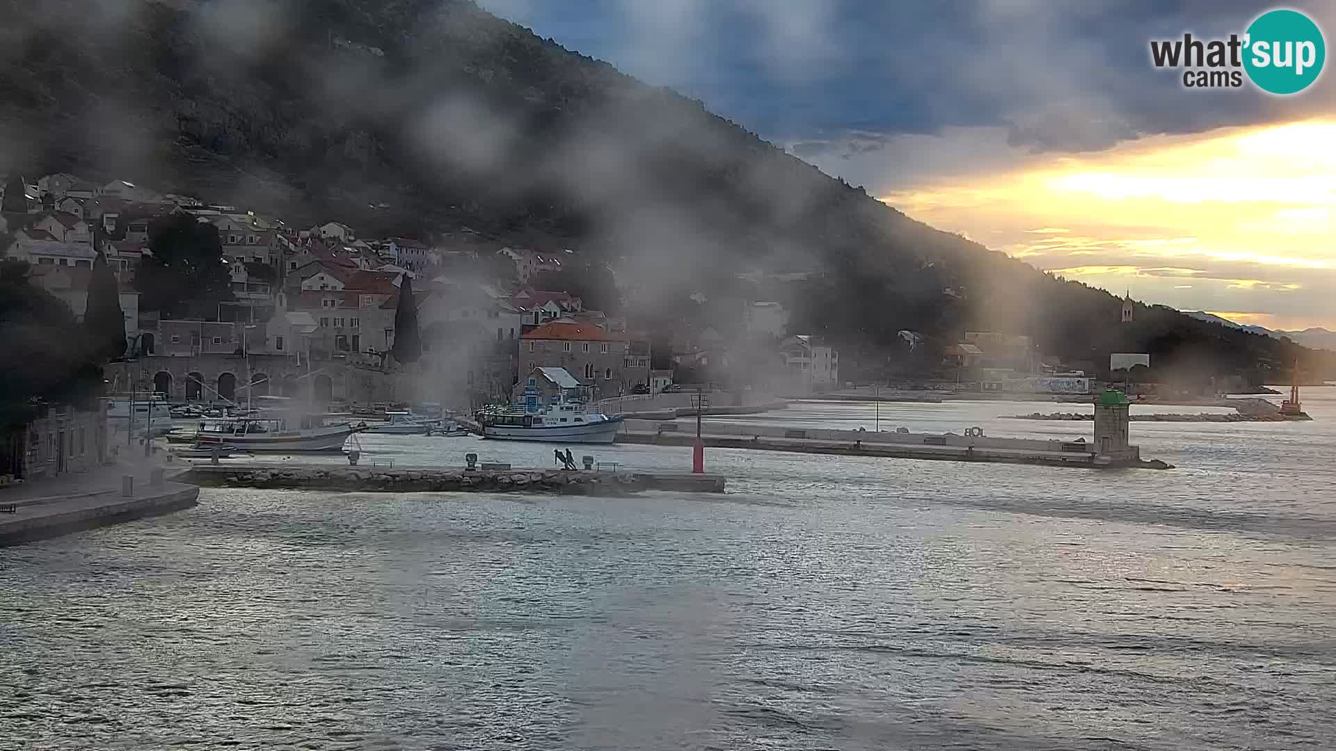 Webcam Bol Town Center & Marina – Live View from Bol, Brač