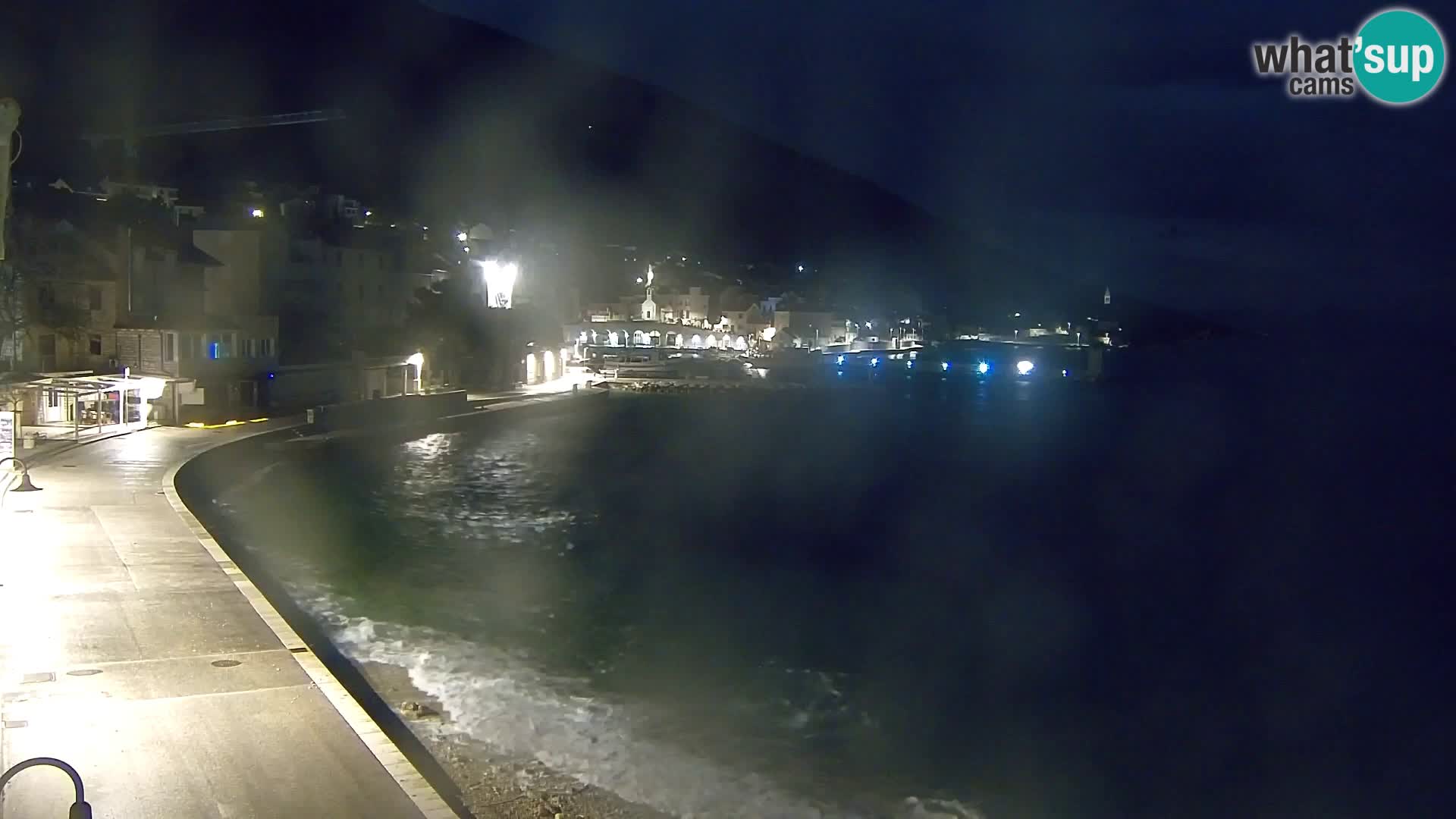 Web kamera Bol – Centar mjesta i marina | Pogled uživo